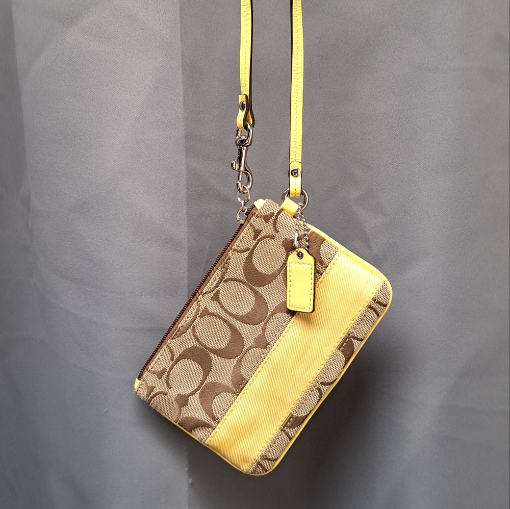 ⭐Authentic COACH Signature Brown and Yellow Wristlet